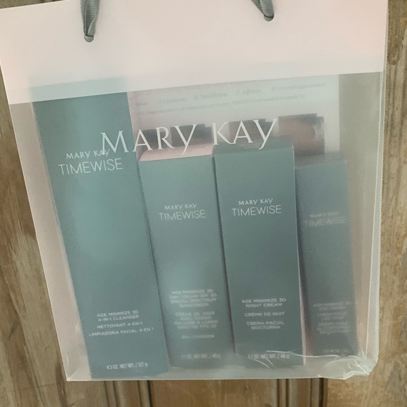 Timewise 3D miracle set. Mary Kay. Dry